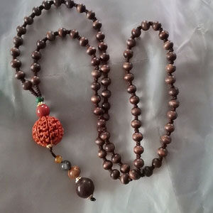 Peach-Wood-Rudraksha-Necklace-5